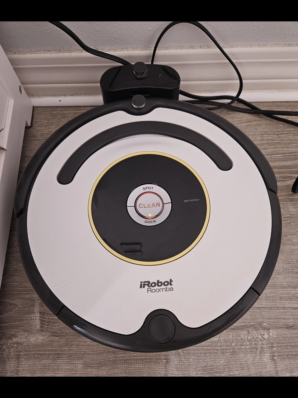Roomba iRobot Vacuum - White and Black